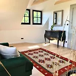 Nagykulcsos Nyulontul Case de vacanță